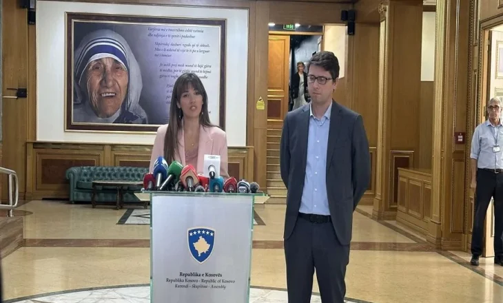 Haxhiu kritikon LDK dhe PDK-në për shkelje gjatë seancave konstituive