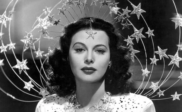 Hedy Lamarr: Nga ikonë e Hollywood-it tek shpikësja që i dha botës Wi-Fi