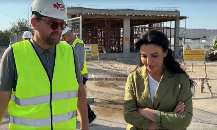 Hekurudha Tiranë-Rinas-Durrës, Balluku inspekton punimet për ndërtimin e stacioneve të pasagjerëve