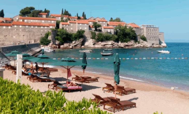 Hotelet në Mal të Zi ulin “yjet” për ta shmangur taksën e lartë