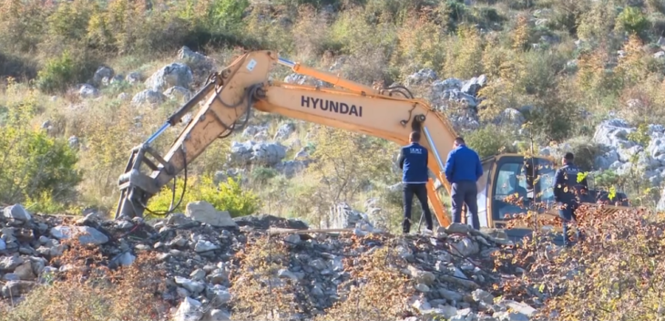 IKMT, nis aksionin/ Lirimi i hapësirave publike në Sarandë, shemben 2 objekte pa leje
