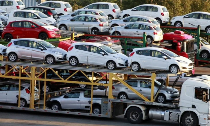 Importi i automjeteve bie me 7% – Në 7 muajt e parë të vitit u zhdoganuan 57 mijë makina