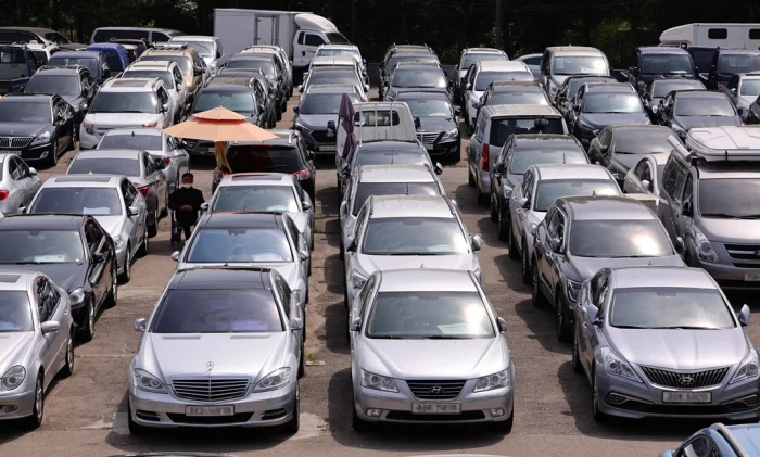 Importi i automjeteve i kthehet rënies më 2025, sërish kryeson Koreja e Jugut