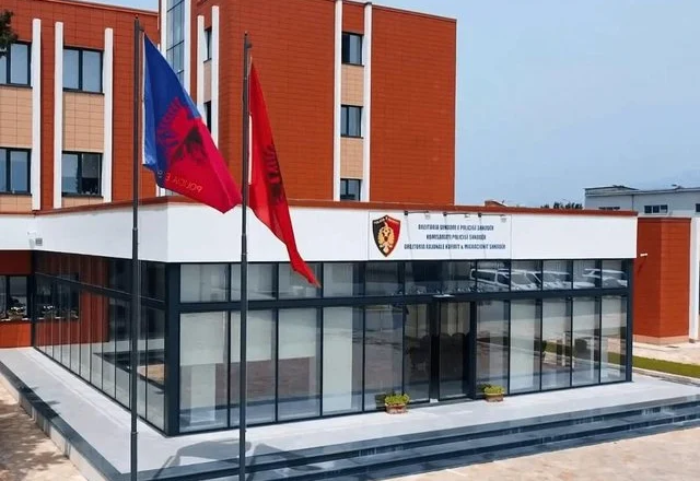 Iu merrte 600 euro për person emigrantëve që t’i kalonte në Mal të Zi, arrestohet i riu në Shkodër