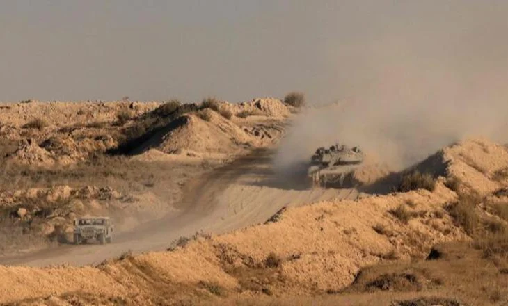 Izraeli fillon operacionin ushtarak në Gaza, përgjigjet Hamasi: Do ta paguajnë me gjak