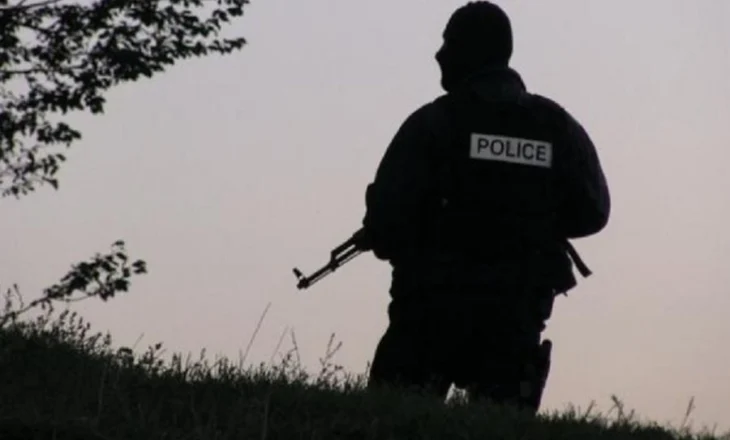Kaluan kufirin ilegalisht në Gjilan, arrestohen dy serbë