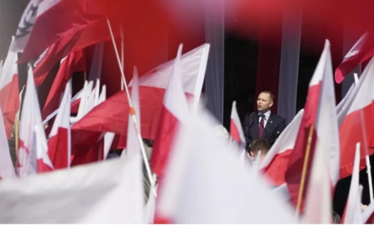 Karol Nawrocki betohet si President i ri i Polonisë: Përballje e pritshme me Tusk