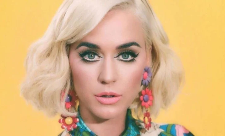 Katy Perry bën shaka për Dua Lipën gjatë koncertit në Filadelfia