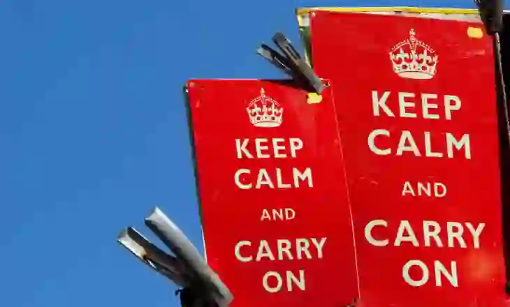 ‘Keep Calm and Carry On’, nga poster i harruar, në ikonë kulturore të shekullit 21