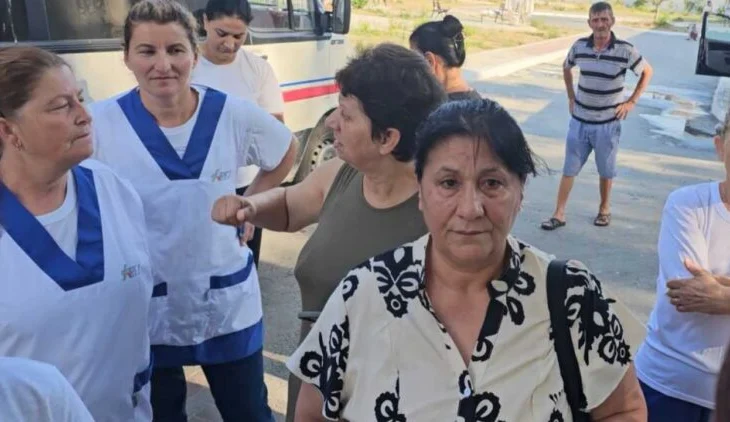 “Kemi 2 muaj pa rrogë”/ Sanitaret e Spitalit Psikiatrik Vlorë në protestë