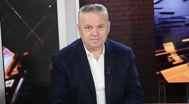 “Keni votuar hajdutët, tani do t’ju marrë lumi”, Murrizi ironizon protestuesit: Zgjoheni tani,prisni zgjedhjet e 2029-s