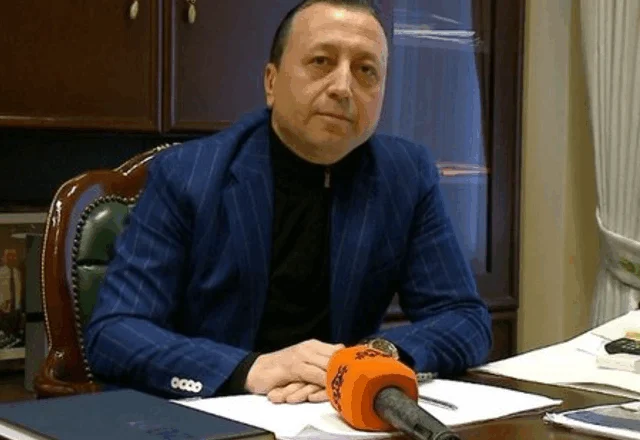 Kërcënoi gazetarin/ Biznesmeni Lul Morina thirret në Policinë e Tiranës