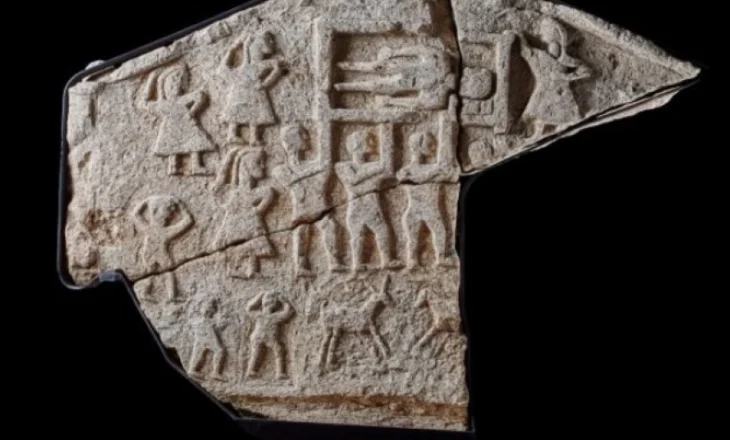 Kjo pllakë e gjetur në Kamenicë, ka habitur historianët e botës