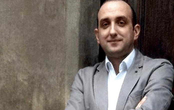 Klodian Kojashi: Kur ti më përqafon…