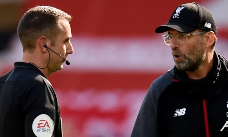 Komente abuzive për Klopp, Federata Angleze pezullon gjyqtarin me 8 javë