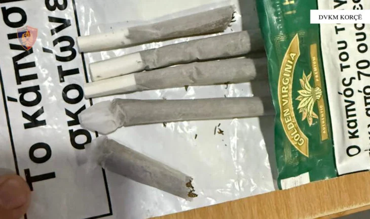 Kontrolli në automjet e ‘nxjerr zbuluar’/ Iu gjet lëndë narkotike, arrestohet nga policia 37-vjeçari