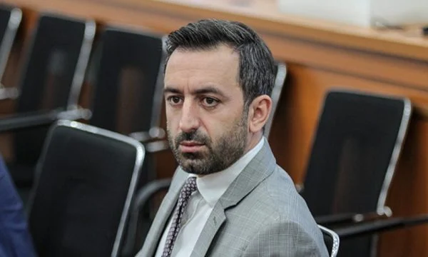 Kosova i jep fund krizës, Dimal Basha zgjidhet kryetar i Kuvendit