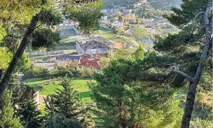 Krasta e misterit dhe frymëmarrjes së qytetit