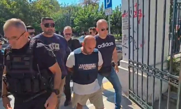 Krimi brenda familjes shqiptare në Greqi! 40-vjeçari që vrau gruan përballet me vajzën në gjykatë: Isha i hutuar, nuk doja të bëja