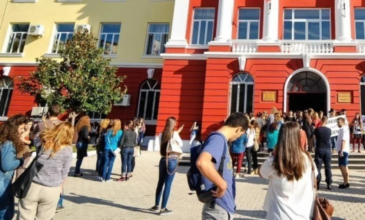 Kriza demografike “prek” auditorët/ Universiteti i Tiranës ul kuotat e pranimit