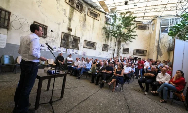 Kryeministri Kurti: Libri `Përpjekja` i Ramiz Arifit pjesë e letërsisë së burgut