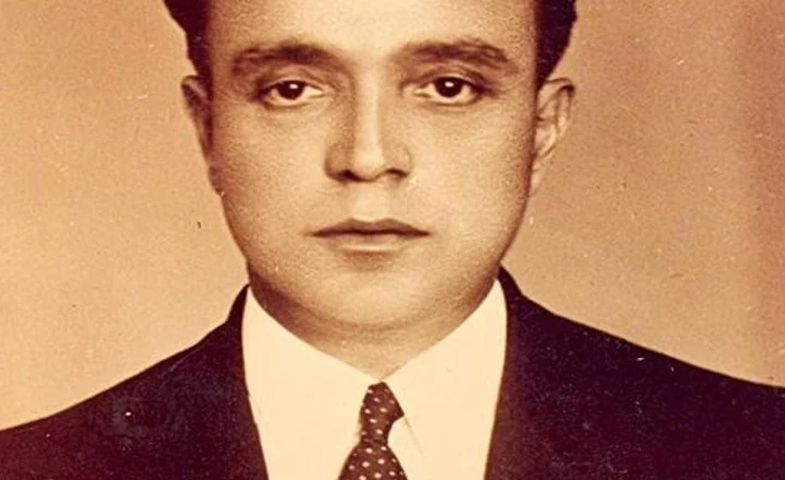 Kryeministri që komunistët e kthyen në pastrues banjash￼￼