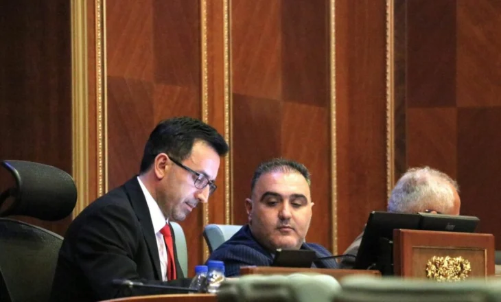 Kryesia e Kuvendit të Kosovës mblidhet nesër, PDK-ja dhe LDK-ja e cilësojnë antikushtetuese