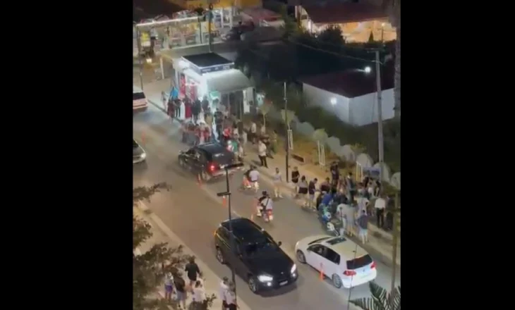 Ksamil, motorri del nga rruga, plagosen tre persona