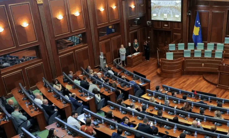 Kushtetutesja në Kosovë: Votim i hapur për kryeparlamentarin