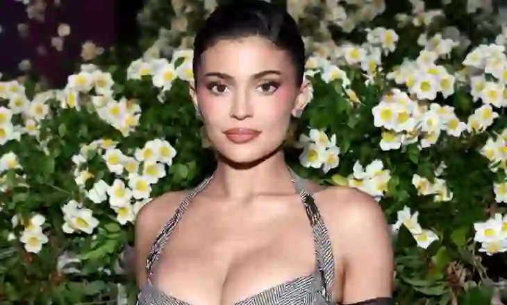 Kylie Jenner është gati për një vit të ri! Po sa vjeçe bëhet?