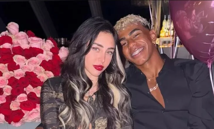 Lamine Yamal zyrtarizon romancën me Nicki Nicole