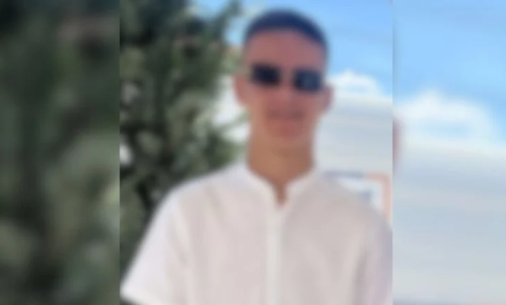 “Lamtumirë, ylli ynë i ndritur Erald”/ Shkolla ku studionte 14-vjeçari në Maliq homazh për vdekjen e tij: Humbëm një djalë të mrekullueshëm, plot ëndrra dhe mirësjellje