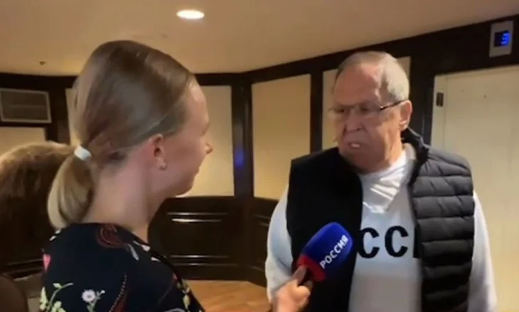 Lavrov provokon me bluzën para takimit Trump-Putin: Kremlini ka një qëndrim të qartë!