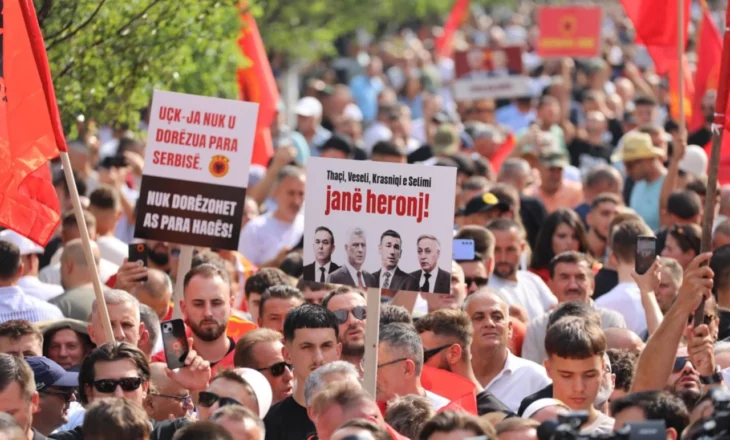 LIVE! Mijëra shqiptarë në shesh kundër “padrejtësive” të Hagës, kërkojnë lirimin e krerëve të UÇK
