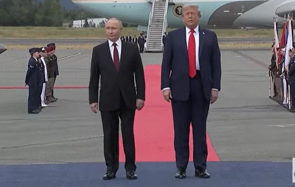 LIVE! Sot vendoset fati i Ukrainës, Donald Trump dhe Vladimir Putin shtrëngojnë duart në Alaskë