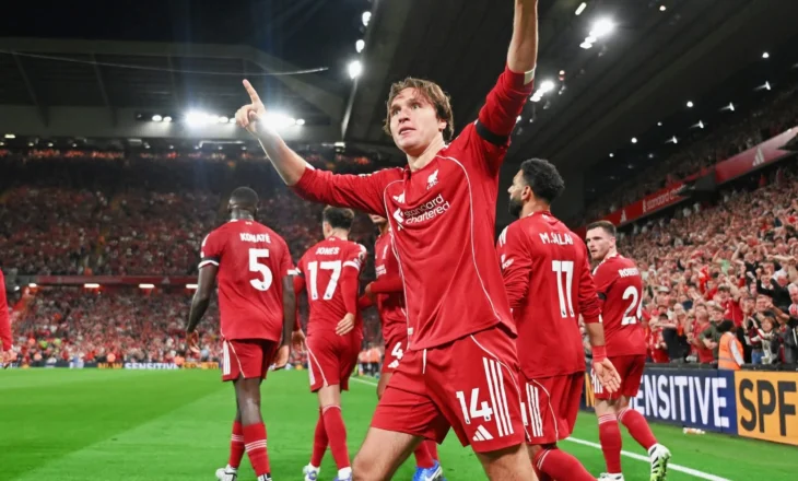 Liverpooli nis mbrotjen e titullit me fitore, Chiesa hero për “The Reds”