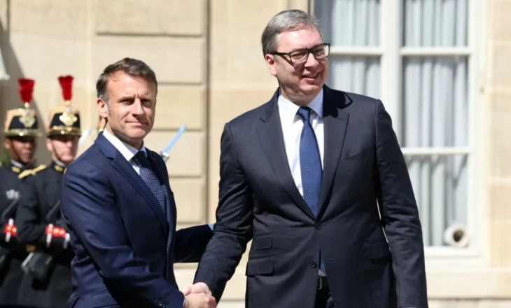 Macron dhe Vuçiç diskutojnë për dialogun Kosovë-Serbi dhe situatën në Bosnje, presidenti francez: Dënojmë veprimet që dëmtojnë dialogun