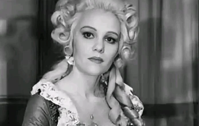 Madeline Kahn: Mjeshtëria e humorit dhe elegancës në skenë dhe ekran