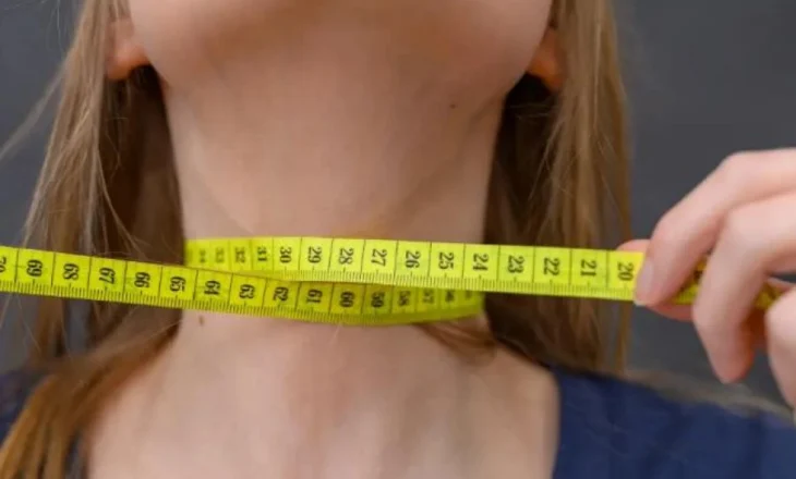 Madhësia e qafës suaj mund të parashikojë rrezikun e sëmundjeve të zemrës dhe diabetit
