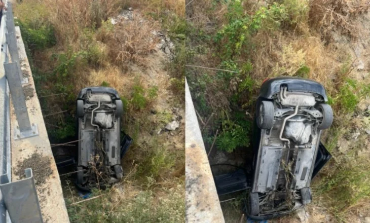 Makina humb kontrollin dhe përfundon poshtë urës, 2 të plagosur në Maliq