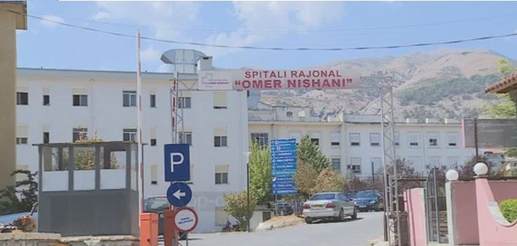 Makina përplas kalimtarin në Gjirokastër, i plagosuri në gjendje të rëndë për jetën