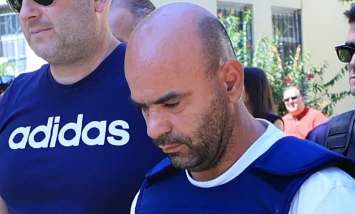 “Mami i kërkoi divorcin”/ Flet vajza e 36-vjeçares që u vra nga bashkëshorti në Greqi: E pashë gjithë ngjarjen, babai po i kontrollonte telefonin…