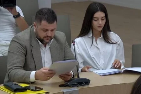 Mandati i Arjan Ndojës mbetet i paprekur, rrëzohet kërkesa e Andia Ullirit
