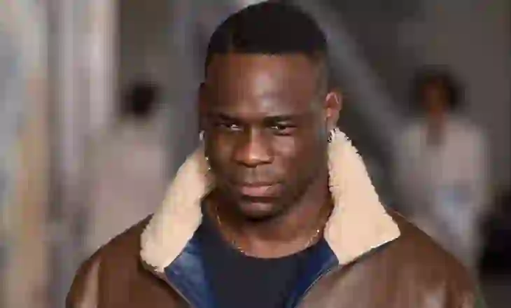 Mario Baloteli zgjedh idhullin e tij në futboll, është Ronaldo Fenomeni