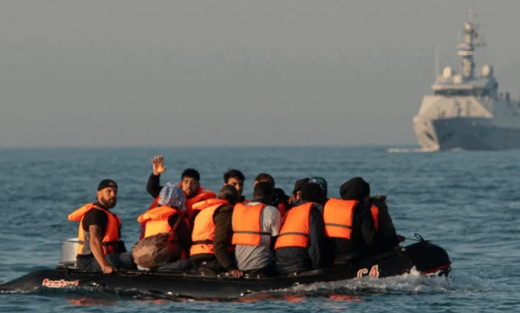 Marrëveshja e re e emigracionit, azilkërkuesit nga Franca do lejohen të shkojnë në Britani për 3 muaj