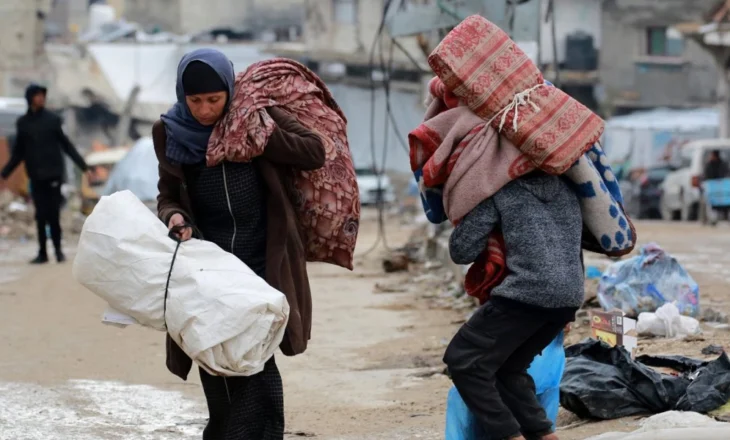 Masakër për bukën e gojës/ Izraeli vret 27 palestinezë që kërkonin ushqim në Gaza