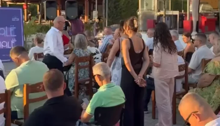 Mbyllet panairi i librit “Valë dhe Fjalë” në Shëngjin, ndahen 4 çmime