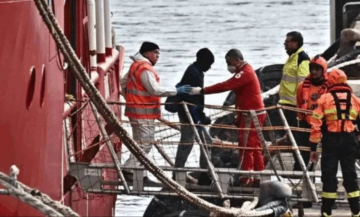 Mbytet anija me 154 emigrantë. Humbin jetën 68 persona, 74 të zhdukur