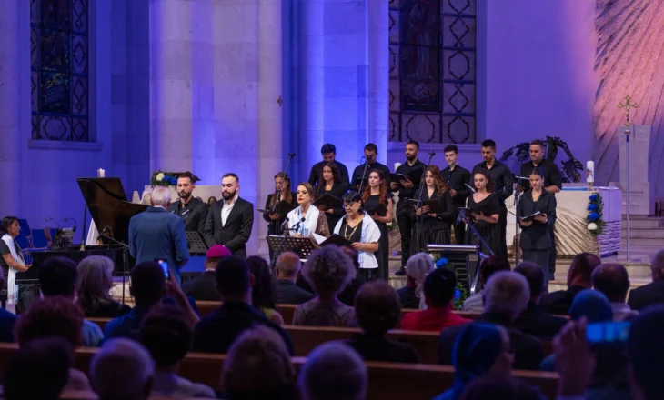 Me koncert solemn shënohet 115-vjetori i lindjes së Shën Nënë Terezës dhe 20-vjetori i Katedrales