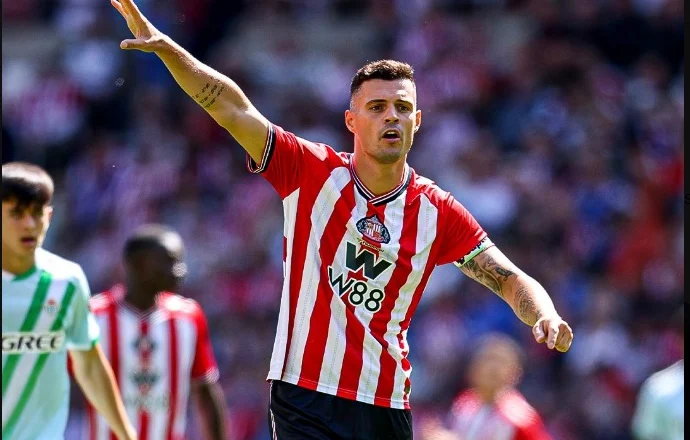 Me shiritin e kapitenit në krah, por debutimi i Xhakës me Sunderland vjen me humbje (video)